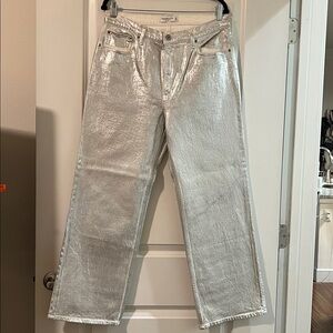 Abercrombie & Fitch "The 90's Relaxed Jean"